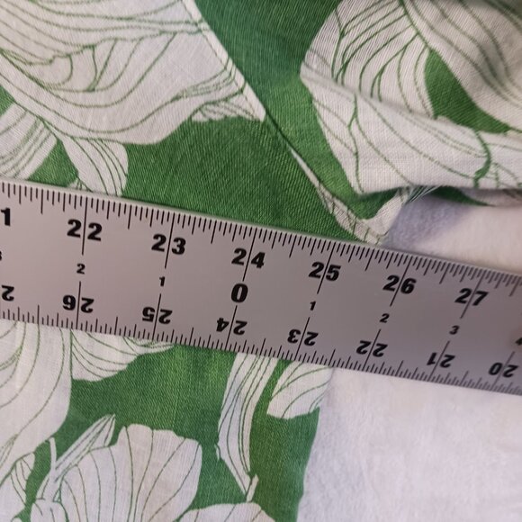 TAHARI,  1X, Linen, Green/White Floral Print Tunic Top, V Neck, Full Cut Beachy - Picture 8 of 14